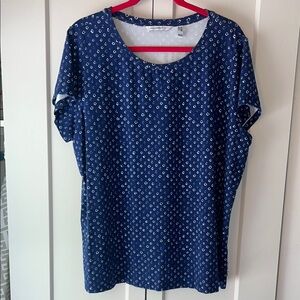 Isaac Mizrahi Women's Navy Blue Patterned Top